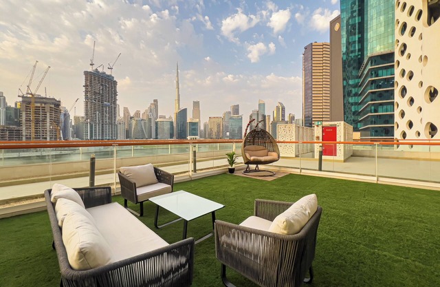 Elegant 2BR with Burj Khalifa And Lake view
