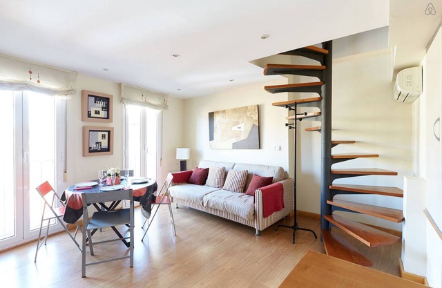 Elegant and flirty duplex in the old town