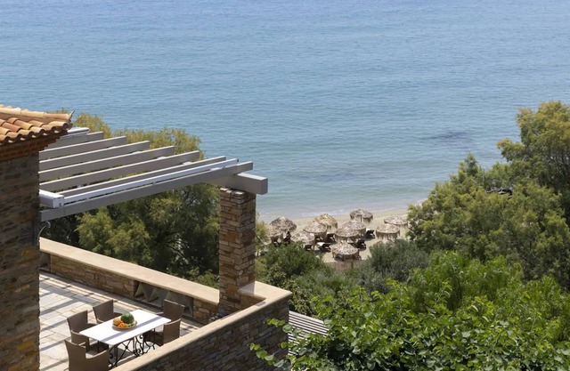 Elegant Andros Beach House | Villa Stenies Thea | 5 Bedrooms | Direct Beach.