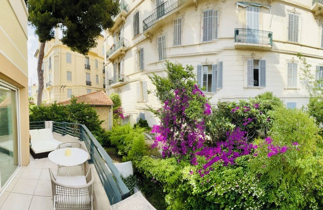 Elegant Bright Cannes Apartment with AC, WiFi