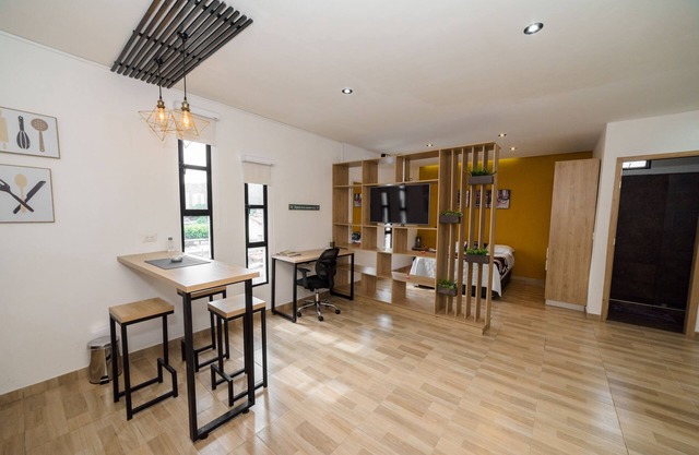 Elegant Caobos Coliving & Coworking