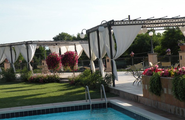 Elegant country house with pool in Matilda of Canossa area - Apartment