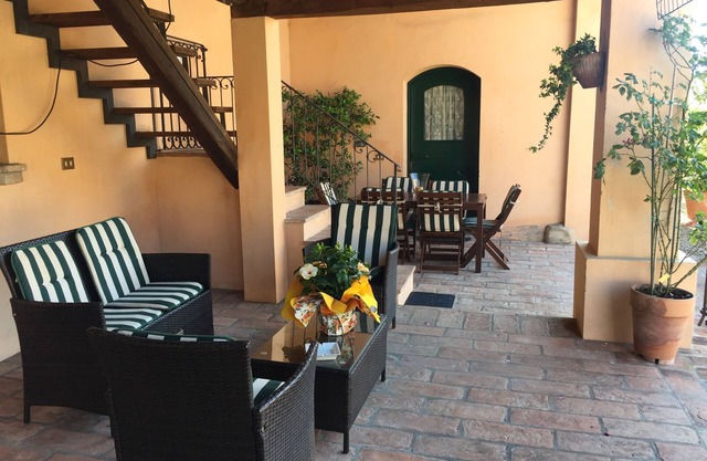 Elegant country house with pool in the Matilde of Canossa area - Cottage