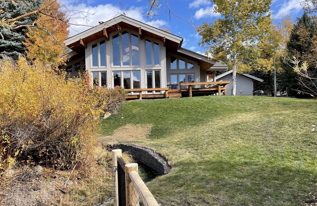 Elegant Elkhorn Home with BALDY Views