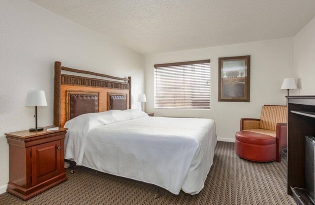Elegant King Studio at Oak Ridge Branson w Pool