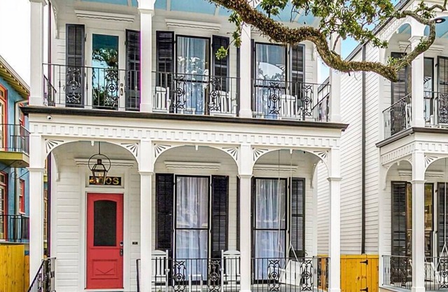 Elegant Mid City Luxurious Home On Streetcar Line Free Parking