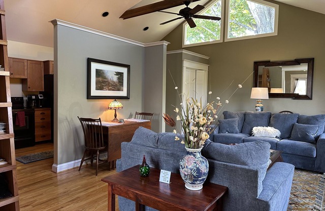 Elegant & Modern Carriage House at Twin Maple Farm