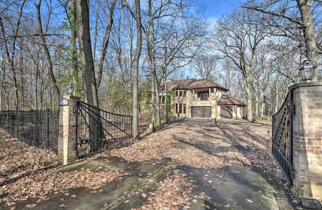 Elegant Riverwoods Escape w/ Private Sauna!