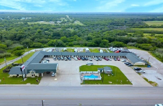 Elegant Unit Near Agave Jalisco – Parking, Pool & Pet Friendly Accommodations