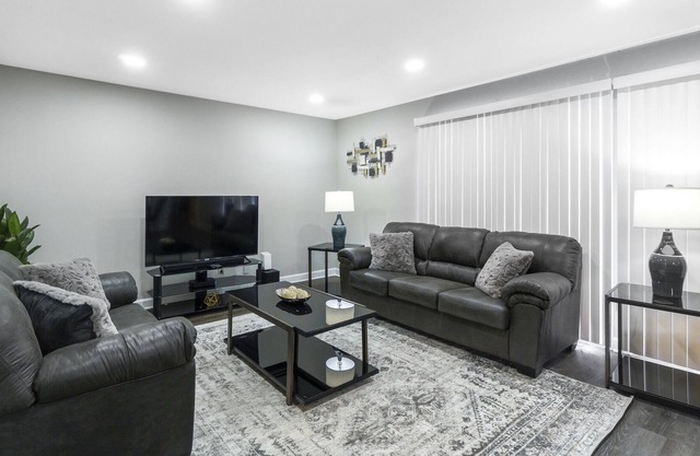 Elk Grove Village Rental