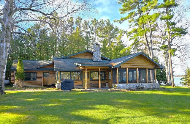 ELK LAKE LOG HOME Great Family Vacation spot