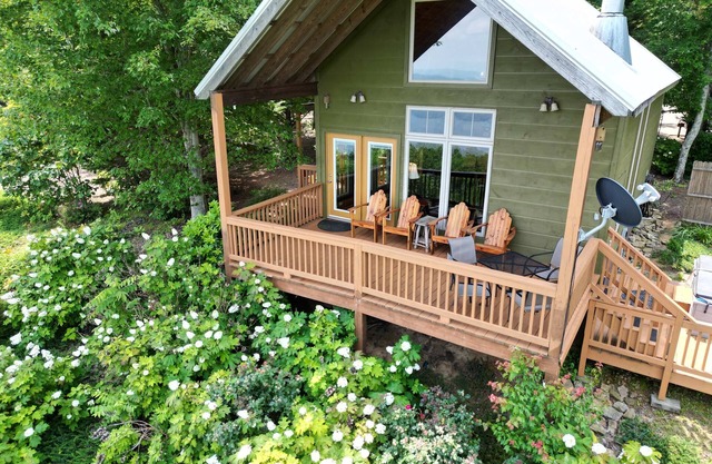 Elk Ridge Cabin – Private Hot Tub & Stunning Views