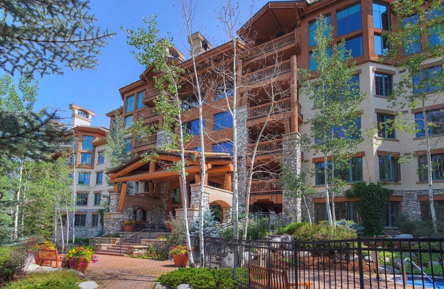 Elkhorn Lodge
