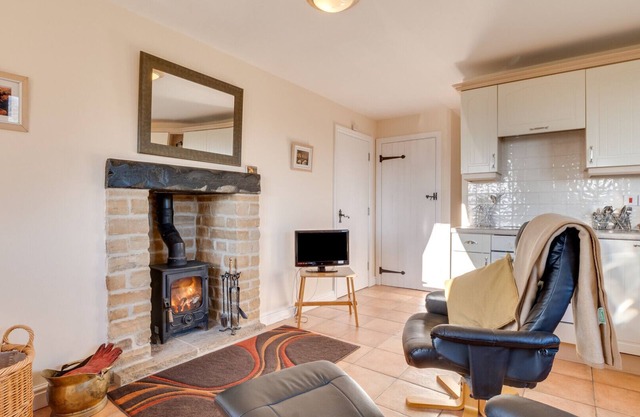 Elm Croft - One Bedroom House, Sleeps 2
