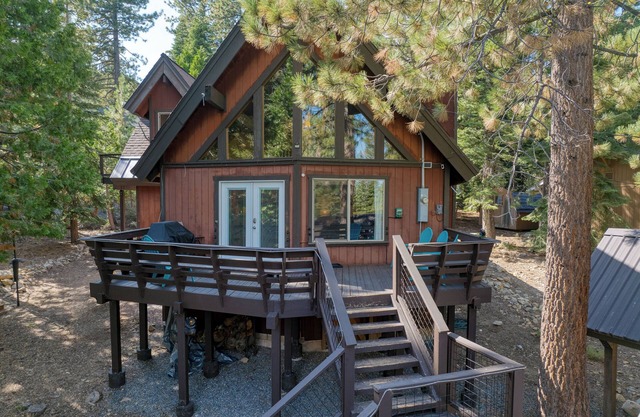 Ember by AvantStay | Majestic Entertainers Home w/Pine Tree Views
