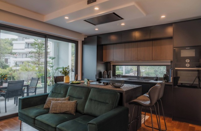 Emerald Stone Apartment Varkiza "The Essence of Elegance"