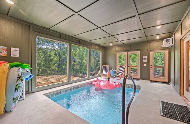 Emerald Valley/Private HEATED Indoor Pool/Outdoor Oasis/Brand New Luxury Cabin n