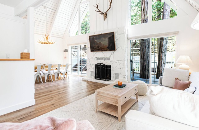 Emerson's Chalet: Family Friendly A-Frame Cabin Close To Everything