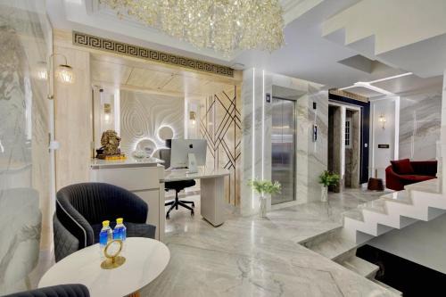 Empire Platinum Suites