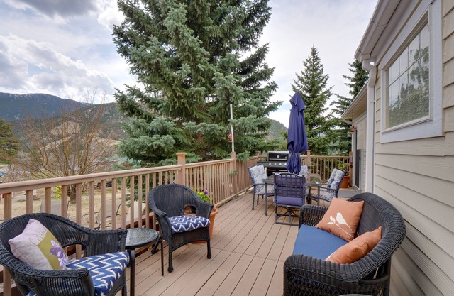 Empire Vacation Rental w/Fire Pit & Gas Grill!