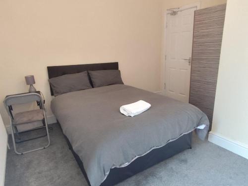 En-Suite Double-Bedroom in the Heart of Salford Manchester CR4 Perfect for Short Stays