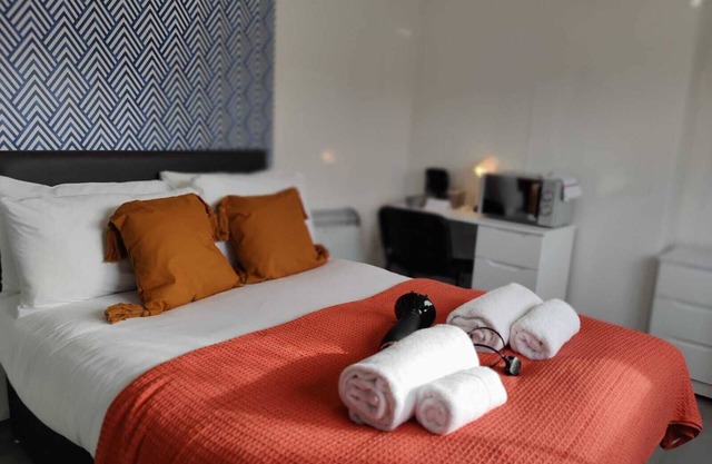 En-Suite Double Room, Microwave & Fridge, Smart TV