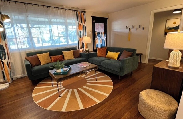 Enchanting 3BR house with MCM decor in The Village