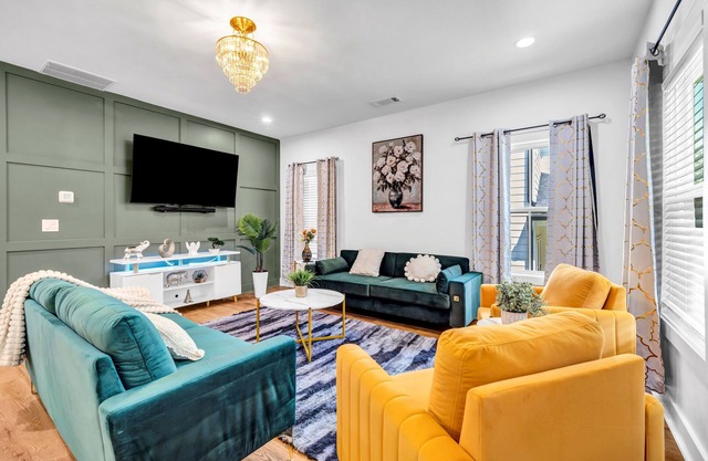 Enchanting 4-bedroom house near downtown