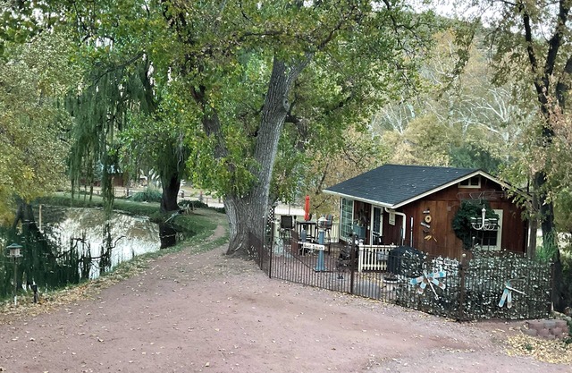 Enchanting property with cottage on large private pond. Heatwave Special.