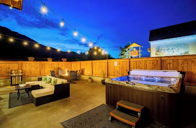 Enchantment Lodges *Unit A - 5 min Walk to DT Leavenworth WA!