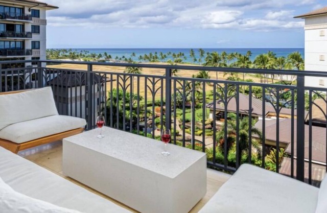 End Summer in style. Discounted FALL RATES!- Lovely Ocean view villa. Sleeps 6