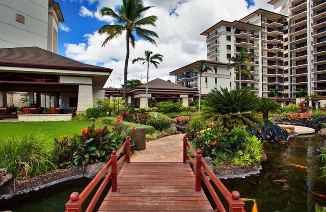 End Summer in style. Discounted FALL RATES! OT301 - 3 BR/2.5 BA - Sleeps 8