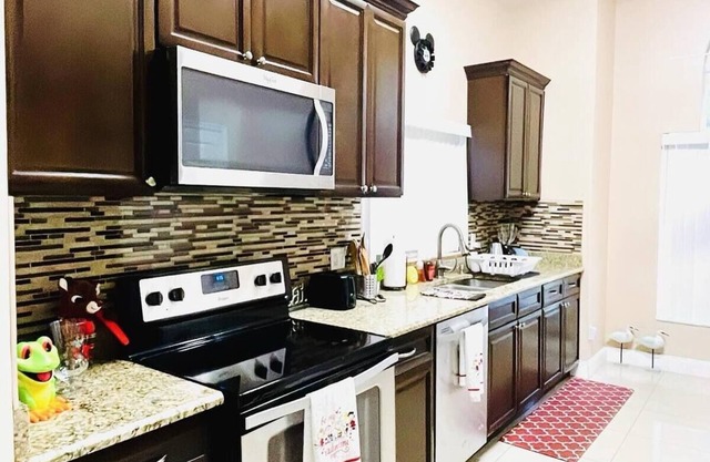 Endless Summer Home! Near Disney+Pool+Grill