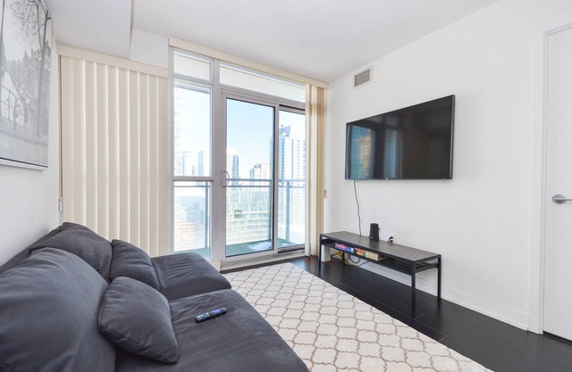 Enjoy a beautiful condo located at the heart of Downtown Toronto