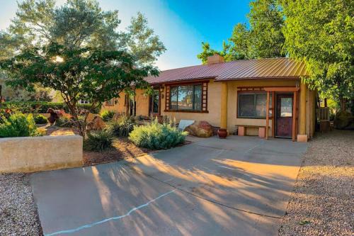 Enjoy a Sweet Retreat in downtown Kanab