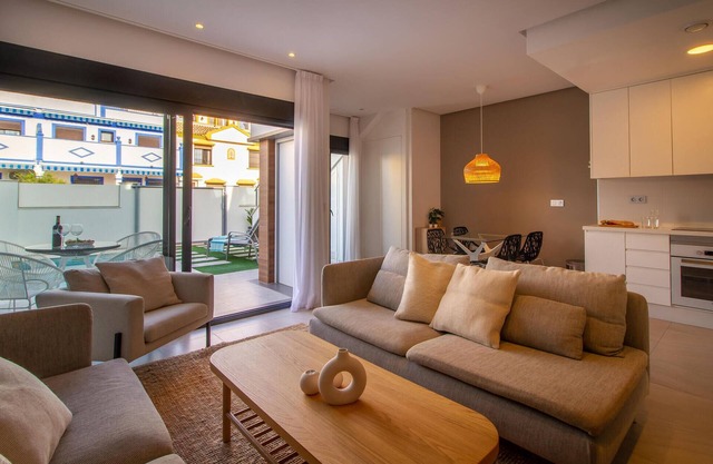 Enjoy an unforgettable vacation in this modern vacation home with a large roof terrace.