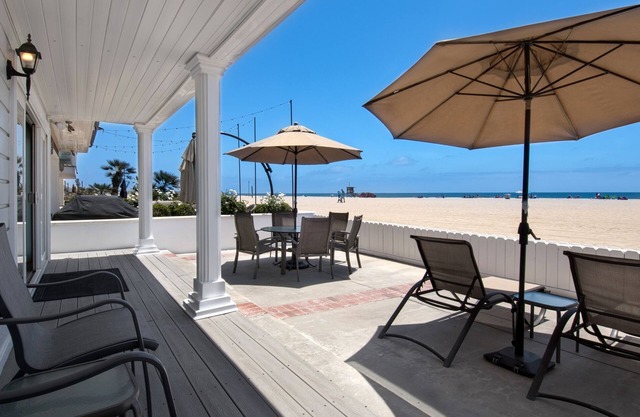Enjoy breathtaking coastal views from this beautiful lower oceanfront unit!