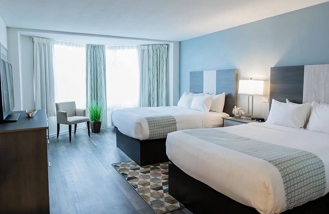 Enjoy Comfort and Convenience on your Vacation! 4 Ocean View Units! Onsite Pool!