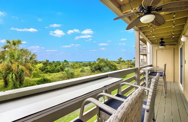 Enjoy Happy Hour on Tybee, Ocean View & Pool Access