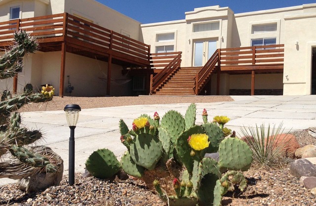 Enjoy stunning Lake Powell views from your deck—relax, unwind, and explore!