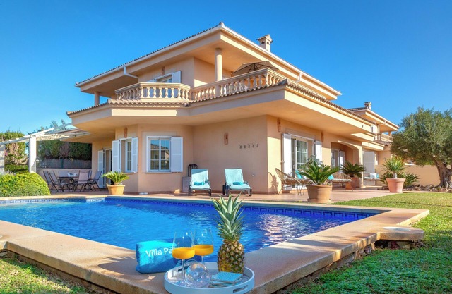 Enjoy the autumn in a beautiful villa, pool, wifi, airconditioning 10 min.-Palma