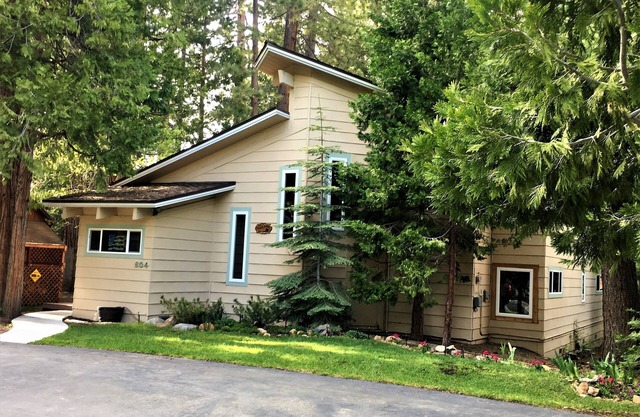 ENJOY THE BEST OF TAHOE - IDEAL LOCATION!