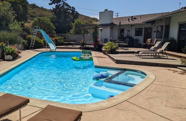 Enjoy the Central Coast this Summer! Beautiful large home with private pool.