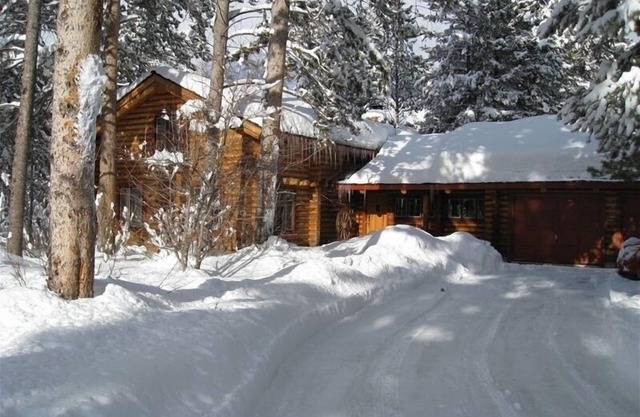 Enjoy the September Colors at 20% Off & the 'Old West' in Our Wonderful Log Home