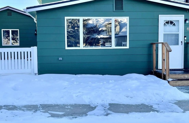 Enjoy time away in Red Lodge, Montana! 3 king, 2 twin beds & great hot tub