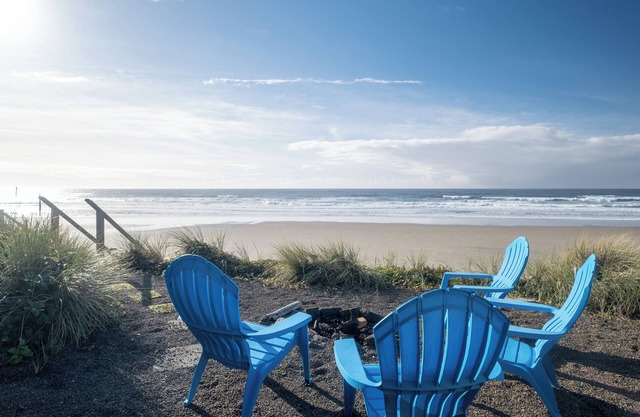 Enjoy watching kids flying kite on the beach