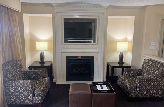 Enjoy Williamsburg from your modern 4BR/4BA at Greensprings Resort. Great value.