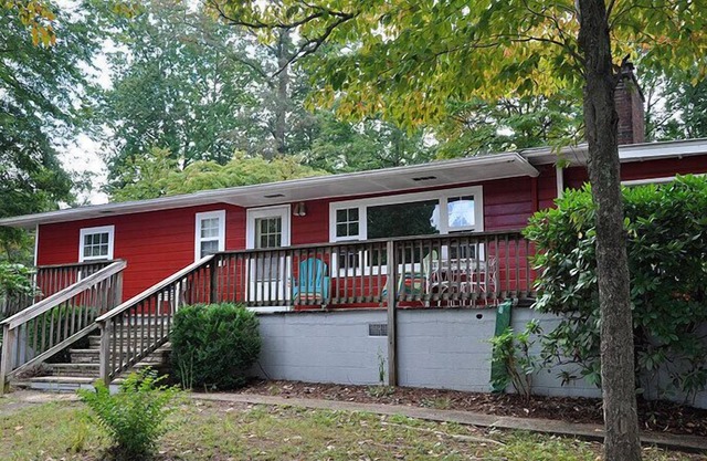 Enjoy your cabin on Lake Chatuge with your own boat dock and outdoor fire pit