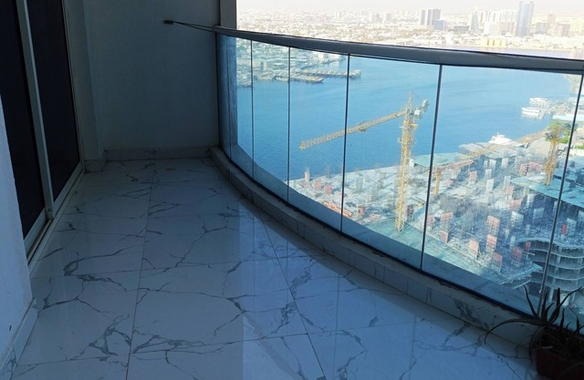 Ensuites Balcony + Pool