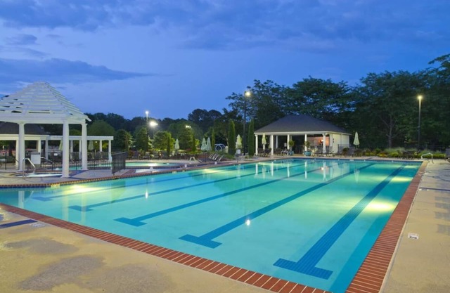 Ensuring a Very Comfortable & Memorable Stay! Kitchen, Free Parking, Pool!